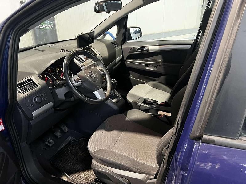 Gebraucht Opel Zafira Family 110 PS (80 kW) 2014 Blau Van / Kleinbus