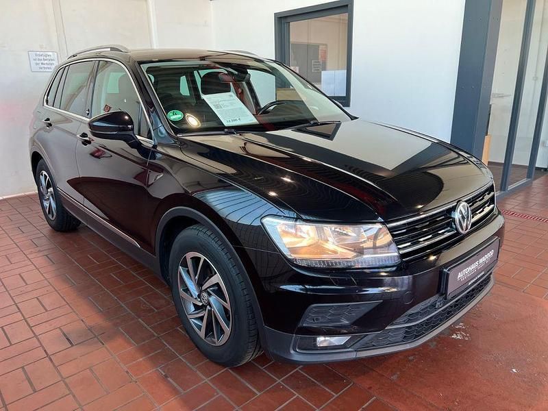 Schwarz Gebraucht 2018 VW Tiguan Comfortline SUV | 14.990 € (Etwas zu teuer) - Bild 1/4