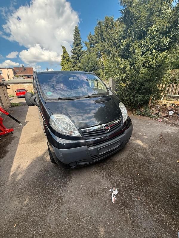 Schwarz Gebraucht 2007 Opel Vivaro Van | 3.800 € (Fairer Preis) - Bild 1/4