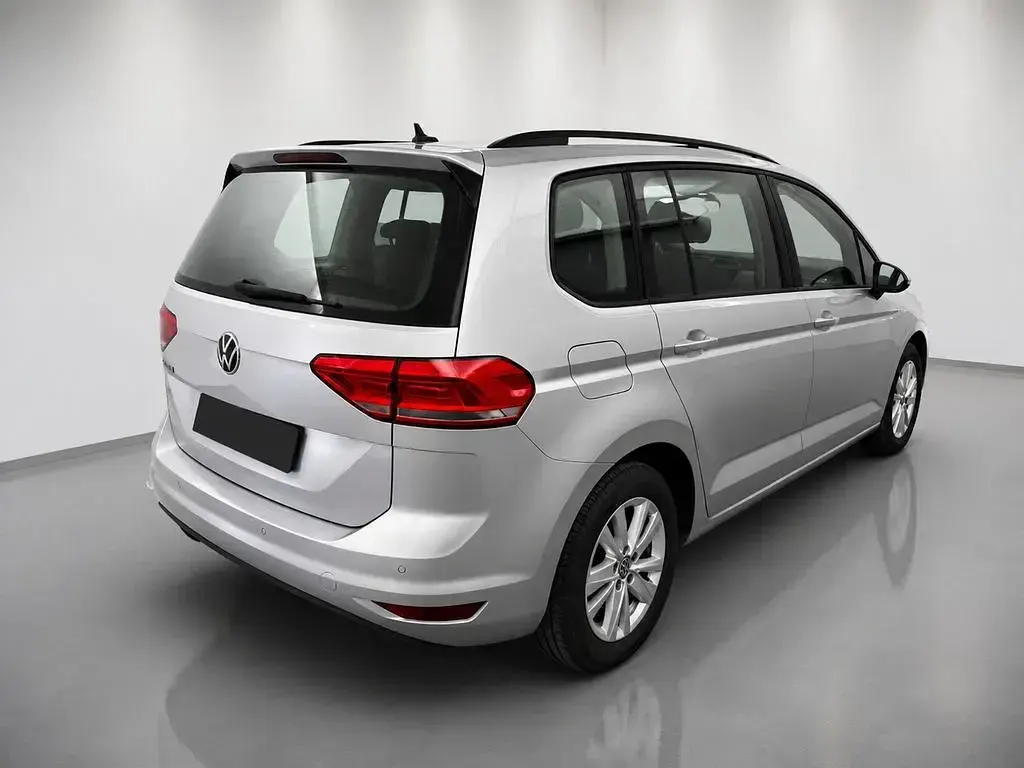 Gebraucht VW Touran 150 PS (110 kW) 2021 Silber Van / Kleinbus