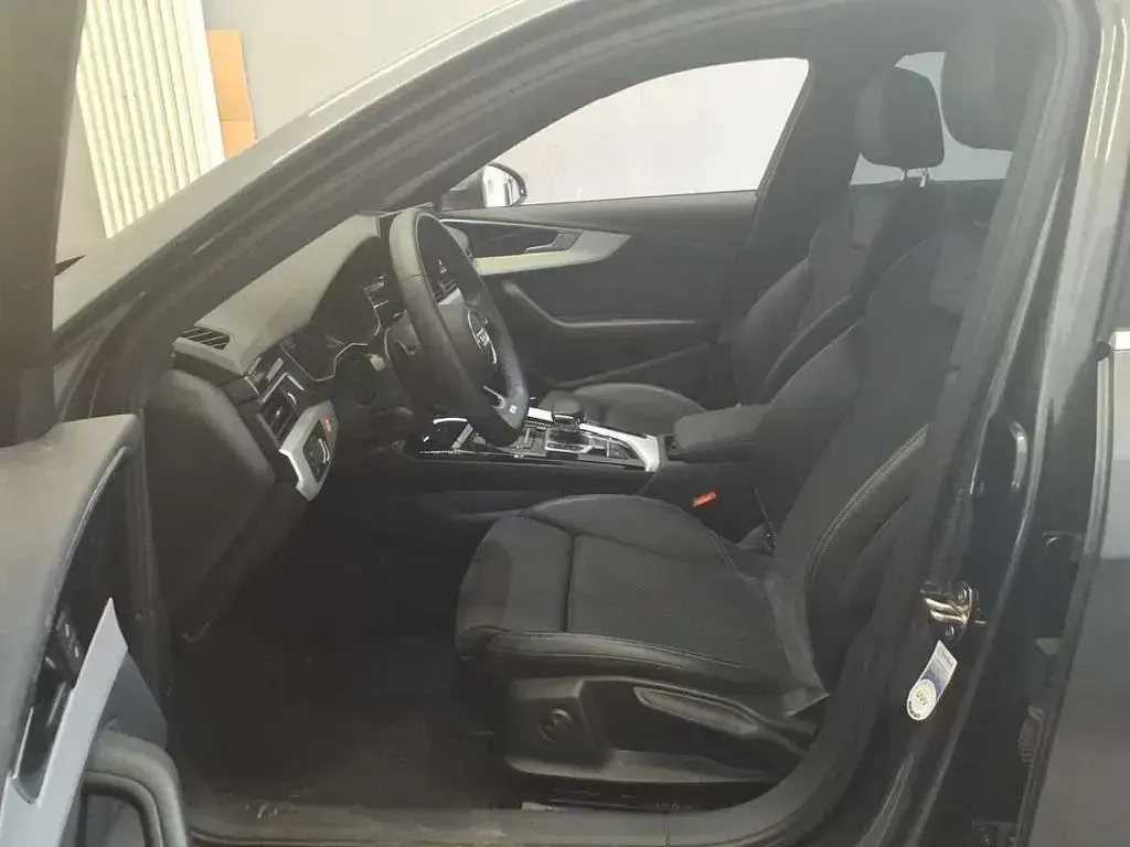 Second-hand Audi A4 S-Line 204 CP (150 kW) 2023 Gri Break