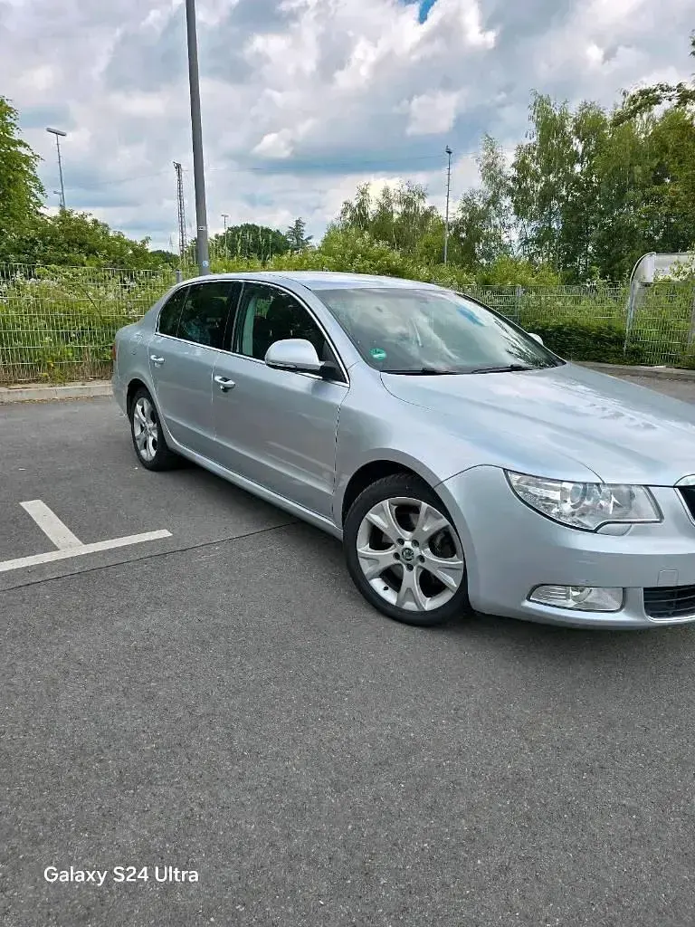 Gebraucht Skoda Superb Ambition 160 PS (117 kW) 2008 Silber Limousine