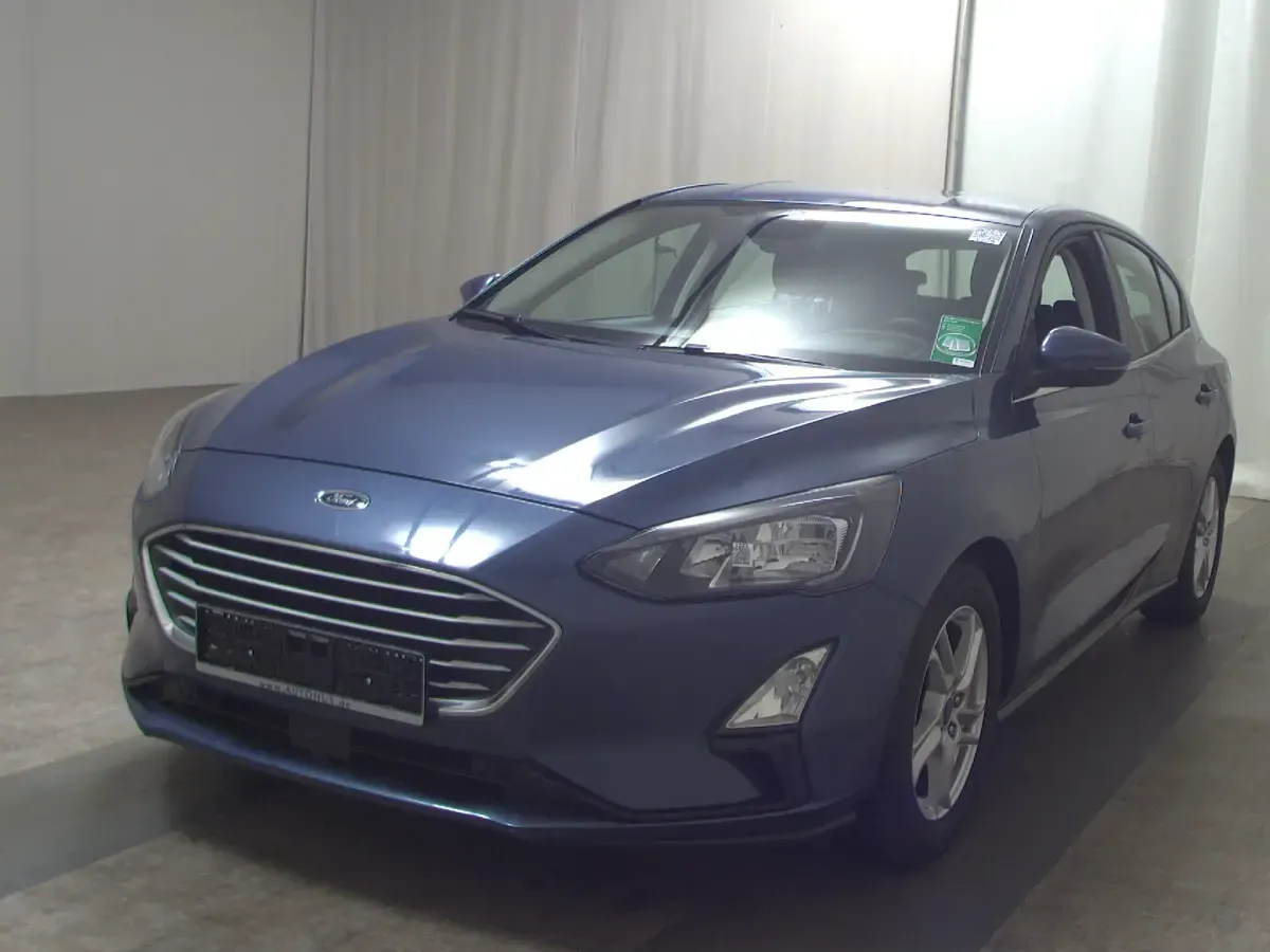 Używany Ford Focus Cool & Connect 120 KM (88 kW) 2021 Niebieski Sedan/Limuzyna