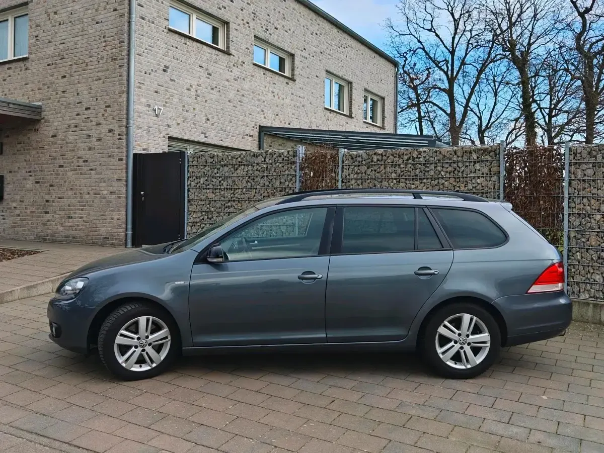 Gebraucht VW Golf VII Match 140 PS (102 kW) 2013 Grau Kombi