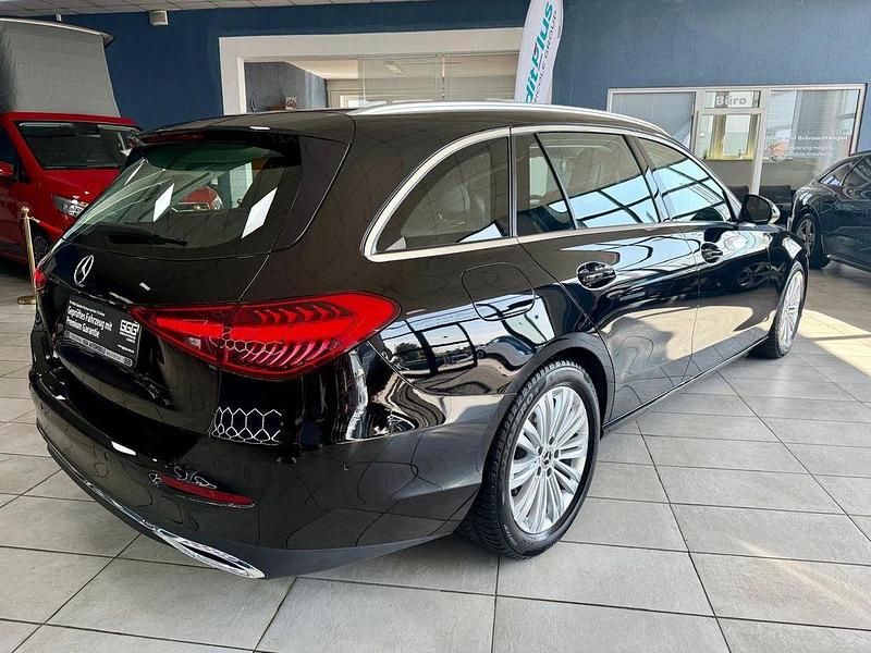 Gebraucht Mercedes C200 163 PS (119 kW) 2024 Schwarz Kombi