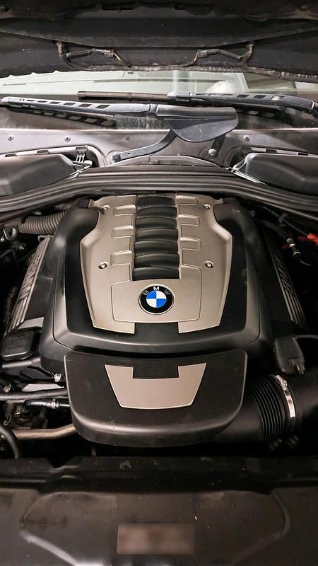 Gebraucht BMW 550 367 PS (269 kW) 2006 Schwarz Limousine