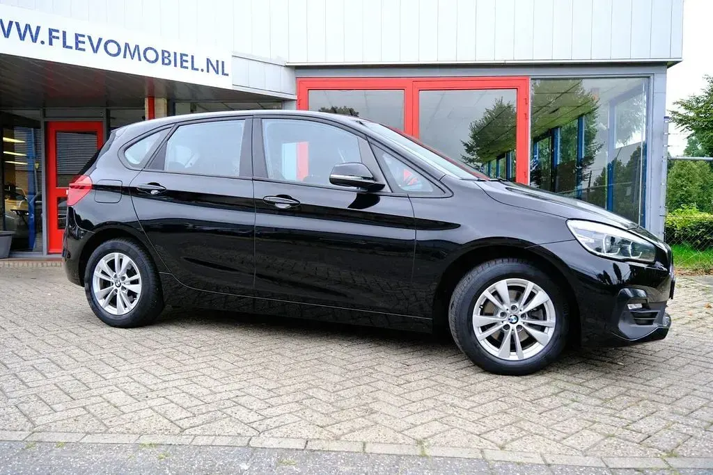 Gebraucht BMW 218 Active Tourer Executive 140 PS (102 kW) 2018 Schwarz Van / Kleinbus