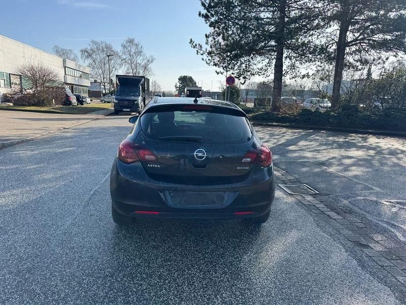 Gebraucht Opel Astra 110 PS (80 kW) 2012 Schwarz Limousine