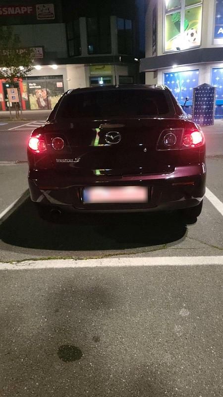 Usata Mazda 3 106 CV (77 kW) 2007 Viola Berlina