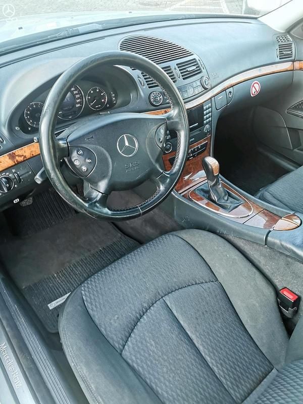 Gebraucht Mercedes E220 150 PS (110 kW) 2003 Limousine