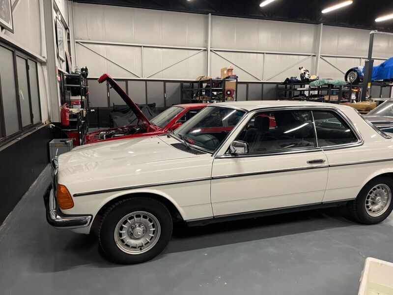 Gebraucht Mercedes 280 185 PS (136 kW) 1982 Weiß