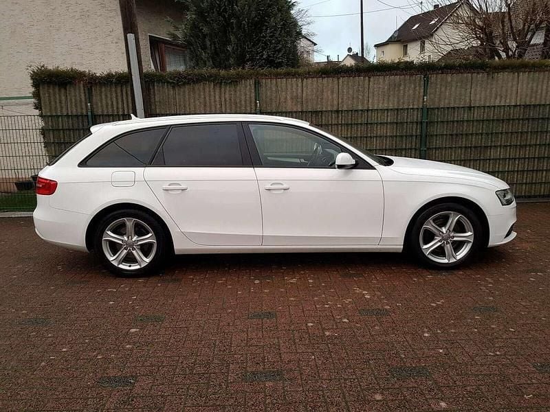 Weiß Gebraucht 2013 Audi A4 Ambition Kombi | 9.000 € (Superpreis) - Bild 1/4