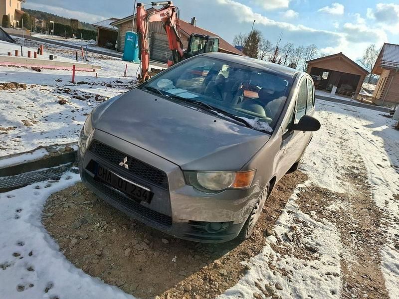 Grau Gebraucht 2009 Mitsubishi Colt Inform Van / Kleinbus | 2.100 € (Guter Preis) - Bild 1/4