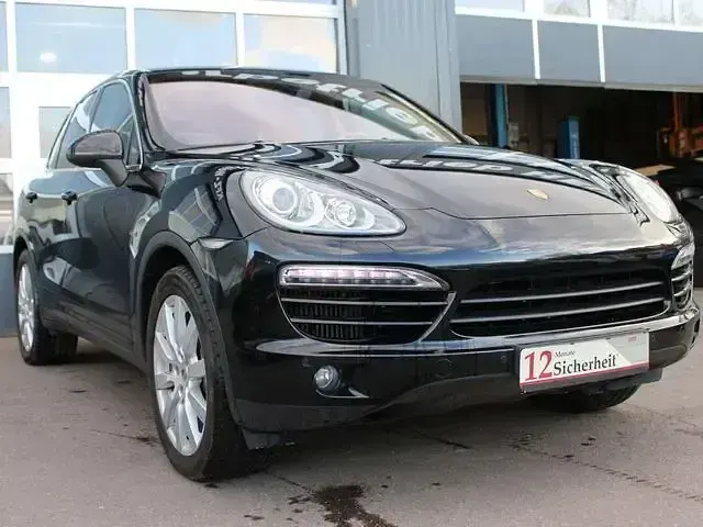 Gebraucht Porsche Cayenne 239 PS (175 kW) 2010 Tiefschwarzmetallic SUV