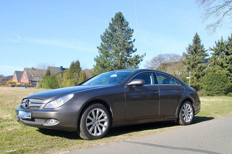 Beige Gebraucht 2008 Mercedes CLS550 Coupé | 18.500 € - Bild 1/4