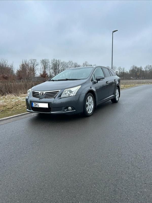 Gebraucht Toyota Avensis T2 150 PS (110 kW) 2011 Grau Kombi