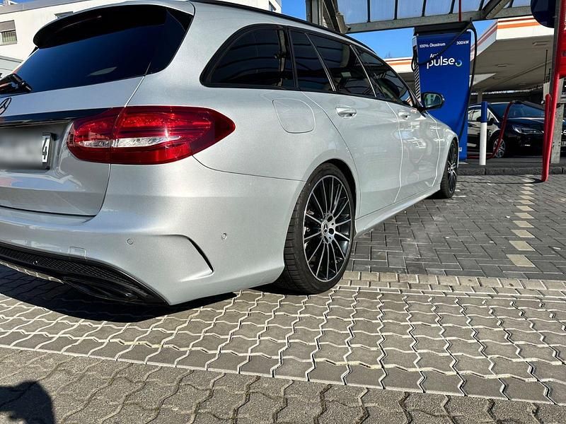 Gebraucht Mercedes C250 204 PS (150 kW) 2017 Silber Kombi