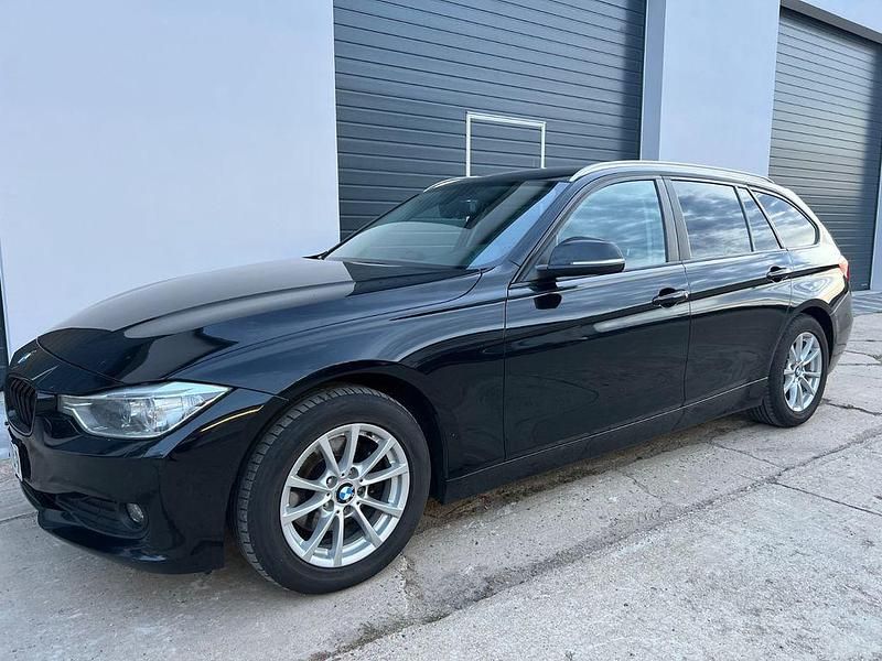 Schwarz Gebraucht 2013 BMW 320 Kombi | 7.500 € (Guter Preis) - Bild 1/4