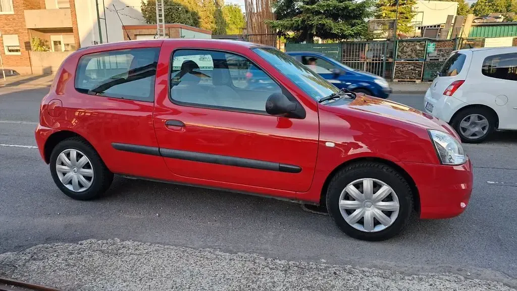 Gebraucht Renault Clio II Campus 58 PS (42 kW) 2010 Rot Kleinwagen