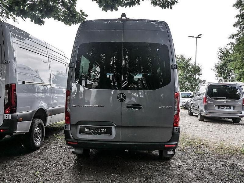 Gebraucht Mercedes Sprinter 170 PS (125 kW) 2023 Grau Van
