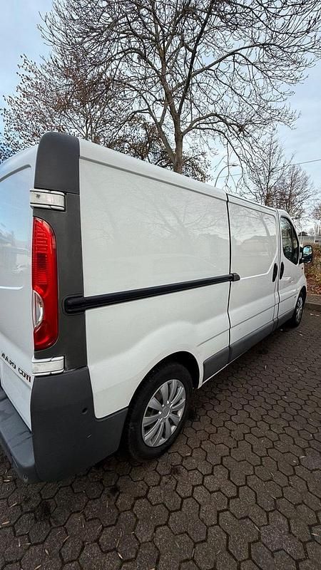 Gebraucht Opel Vivaro 114 PS (83 kW) 2013 Weiß Van / Kleinbus