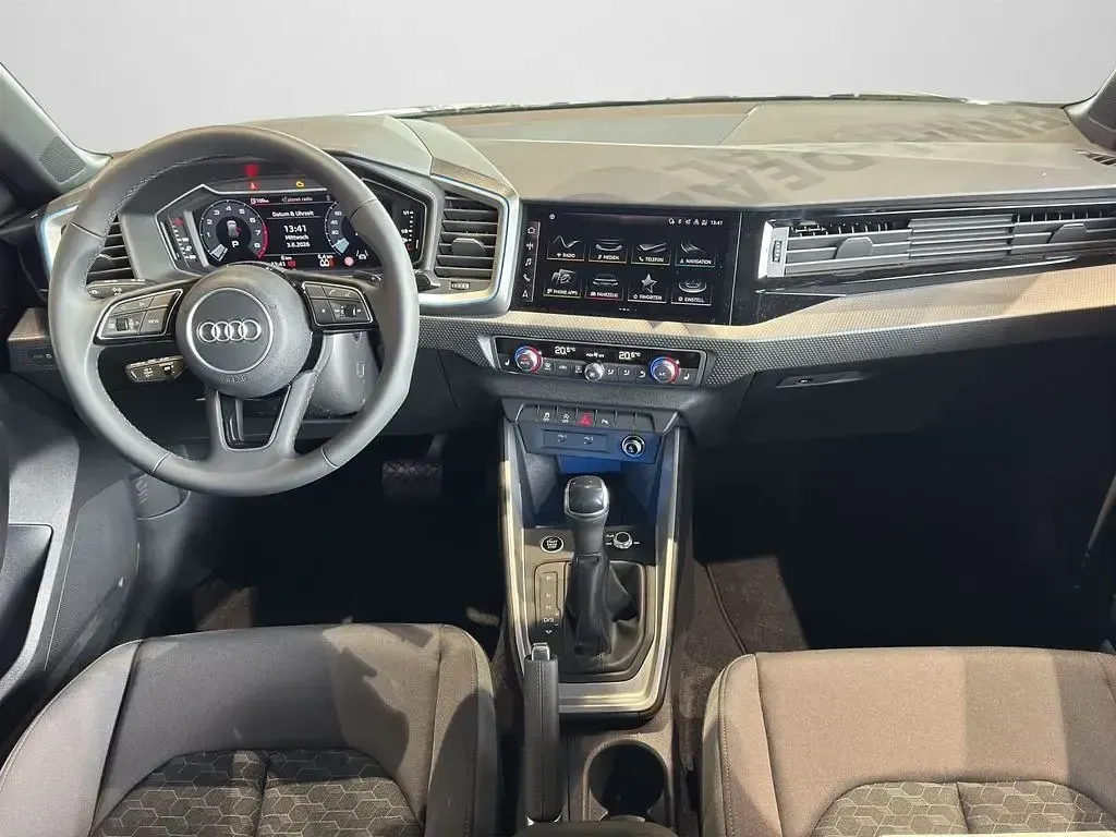 Neu Audi A1 Sport 116 PS (85 kW) 2026 Grau SUV