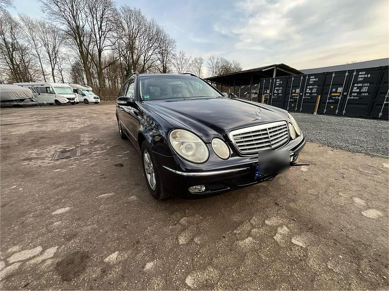 Blau Gebraucht 2004 Mercedes E200 Kombi | 4.600 € (Fairer Preis) - Bild 1/4
