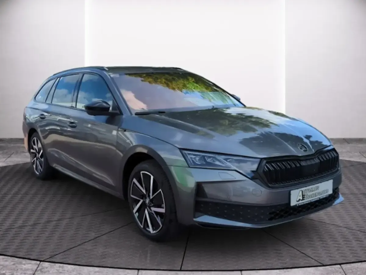 Gebraucht Skoda Octavia SportLine 150 PS (110 kW) 2025 Graphitegrau metallic Kombi
