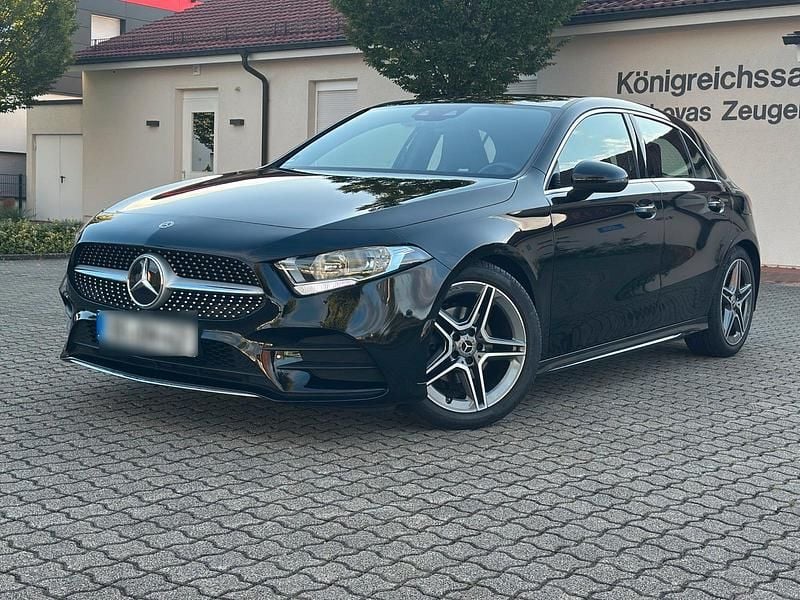 Schwarz Gebraucht 2020 Mercedes A180 AMG Limousine | 22.400 € (Guter Preis) - Bild 1/4