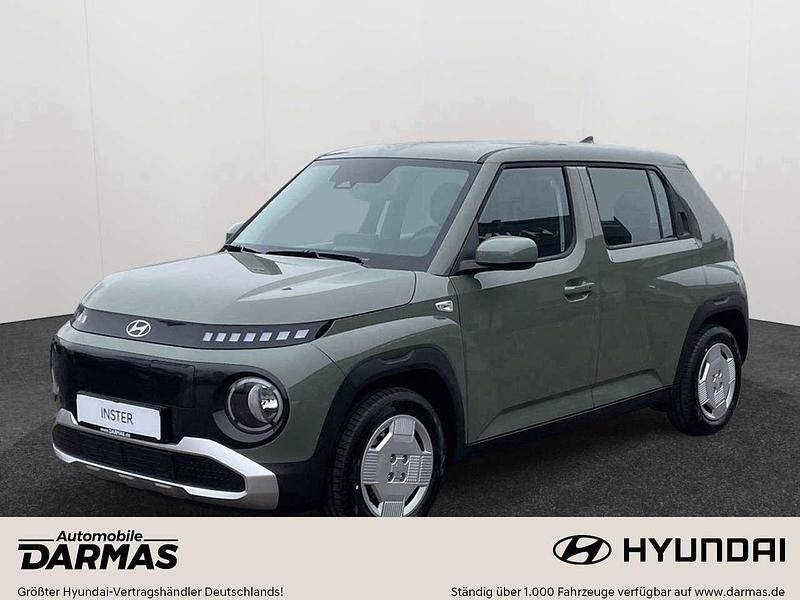 Tomboy khaki Gebraucht 2025 Hyundai Inster Select Kleinwagen | 22.890 € (Superpreis) - Bild 1/4