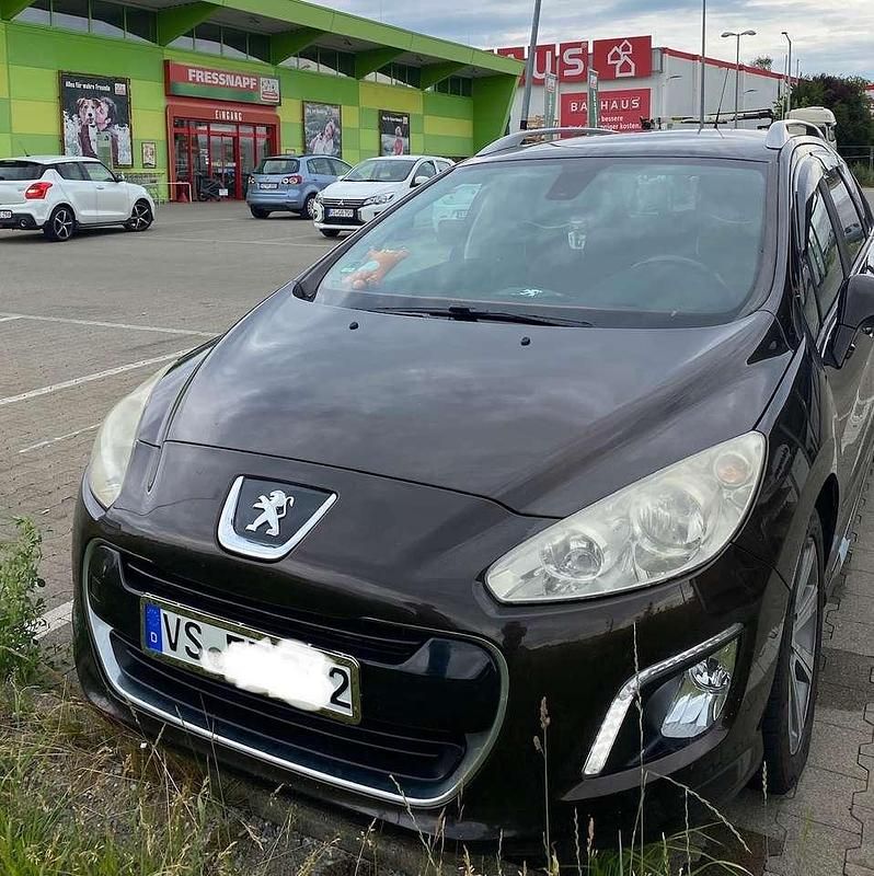 Braun Gebraucht 2011 Peugeot 308 Allure Limousine | 3.000 € (Superpreis) - Bild 1/4