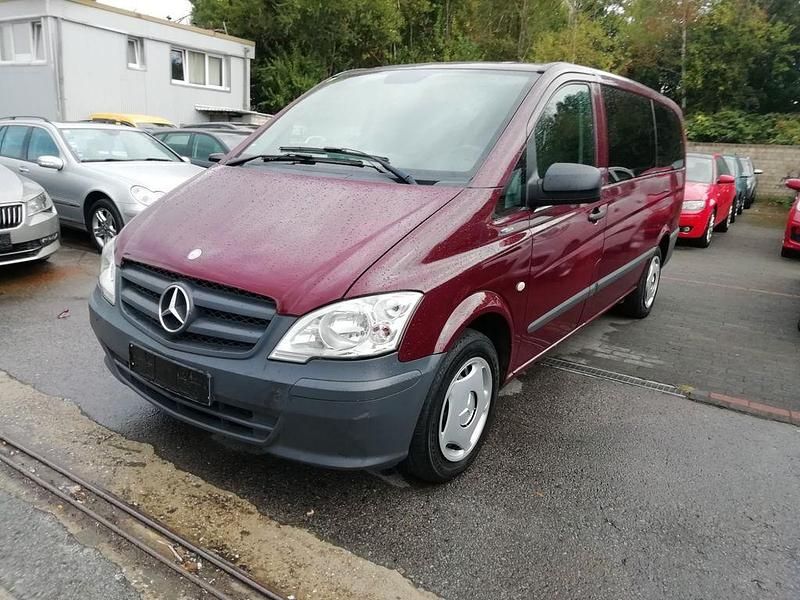 Rot Gebraucht 2014 Mercedes Vito Van / Kleinbus | 11.890 € (Fairer Preis) - Bild 1/4