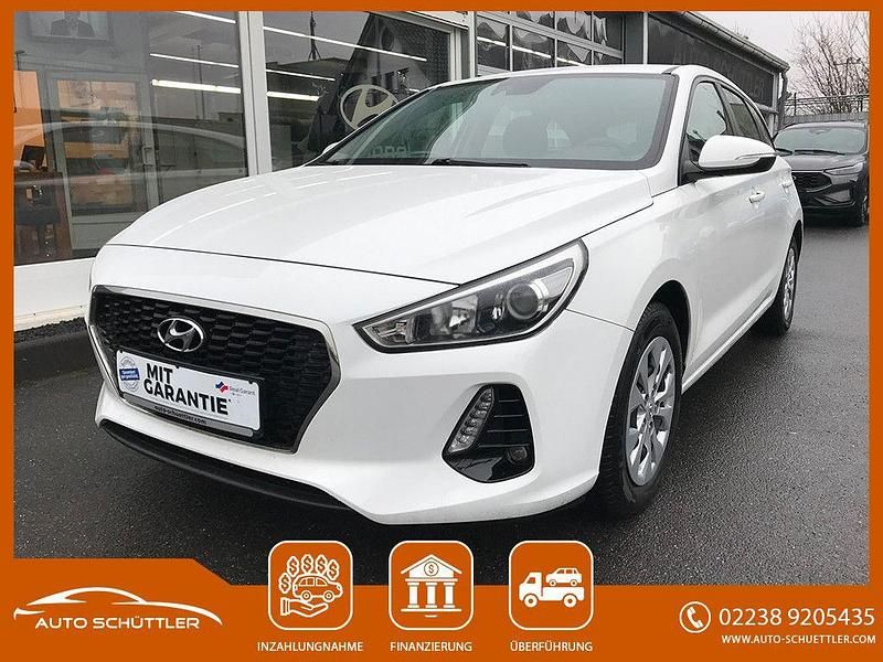 Weiß Gebraucht 2018 Hyundai i30 Select Kombi | 9.970 € (Guter Preis) - Bild 1/4