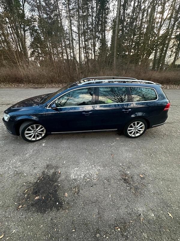 Gebraucht VW Passat 177 PS (130 kW) 2014 Blau Kombi