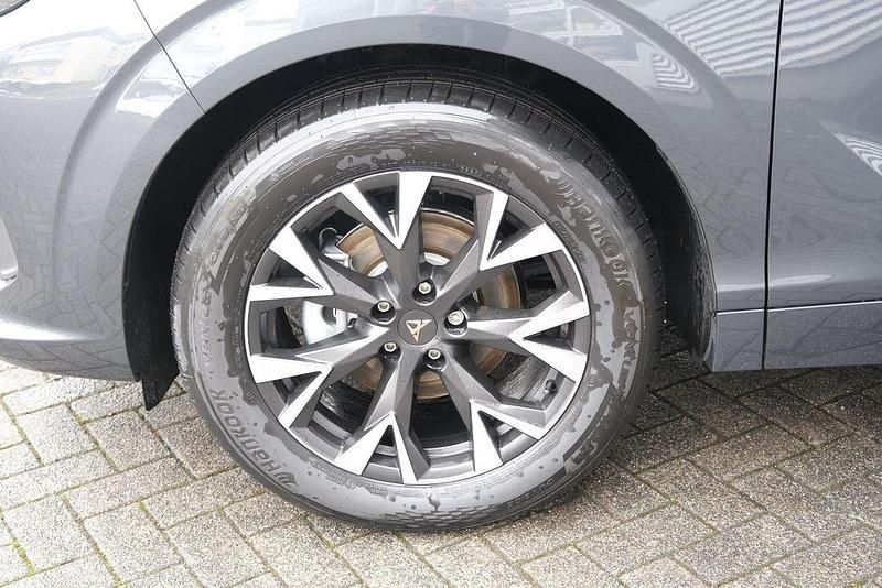 Neu Cupra Terramar 150 PS (110 kW) 2025 Timanfaya grau metallic SUV