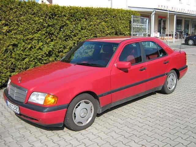 Gebraucht Mercedes 190 166 PS (122 kW) 1995 Rot Limousine