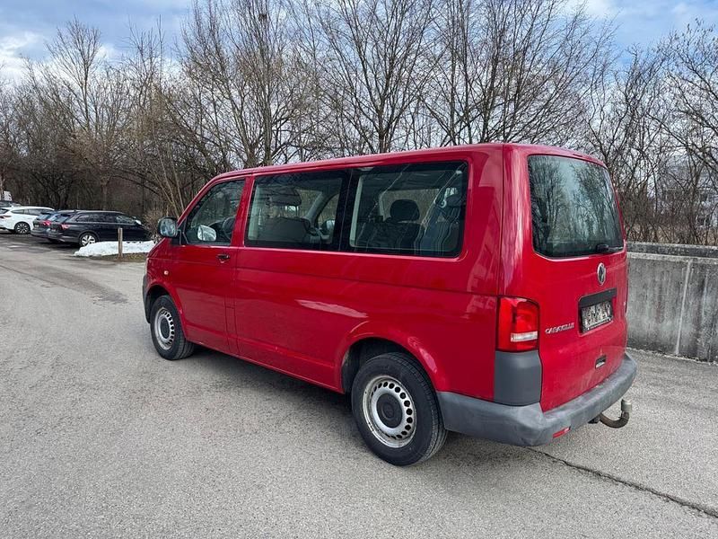 Gebraucht VW T5 102 PS (75 kW) 2011 Rot Van