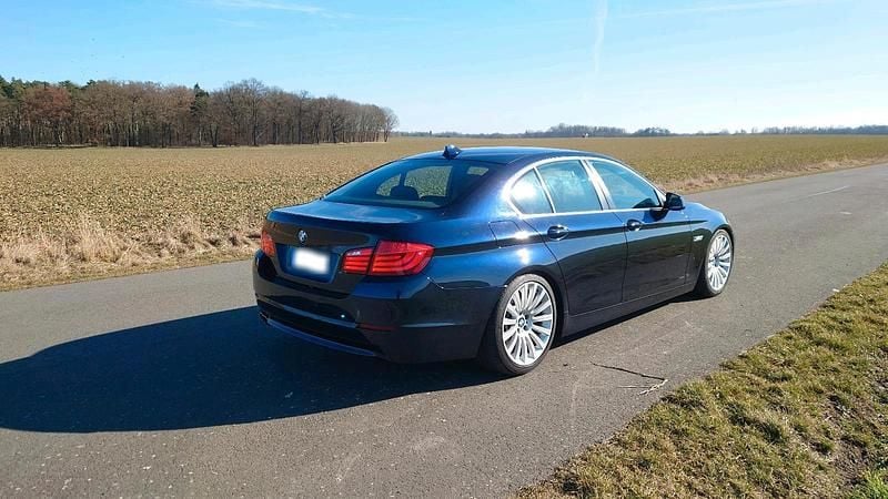 Gebraucht BMW 523 204 PS (150 kW) 2010 Blau Limousine