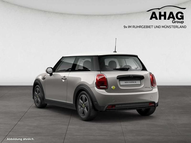 Gebraucht Mini Cooper SE 135 kW (184 PS) 2023 Melting silver iii Kleinwagen