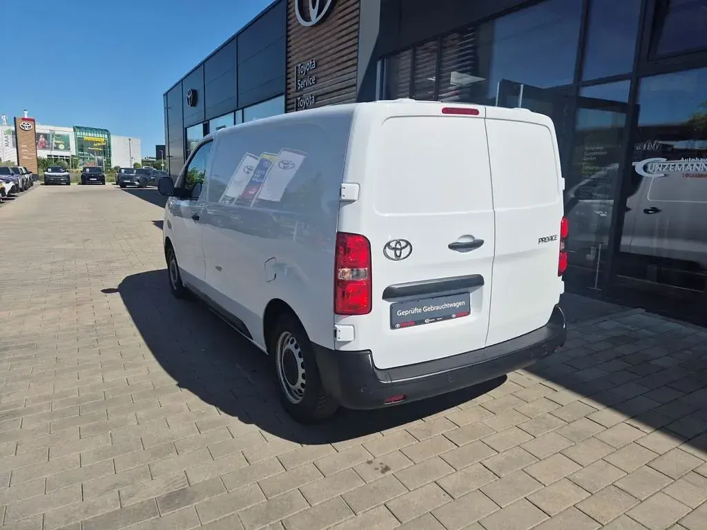 Gebraucht Toyota Proace 120 PS (88 kW) 2024 Weiss Van / Kleinbus