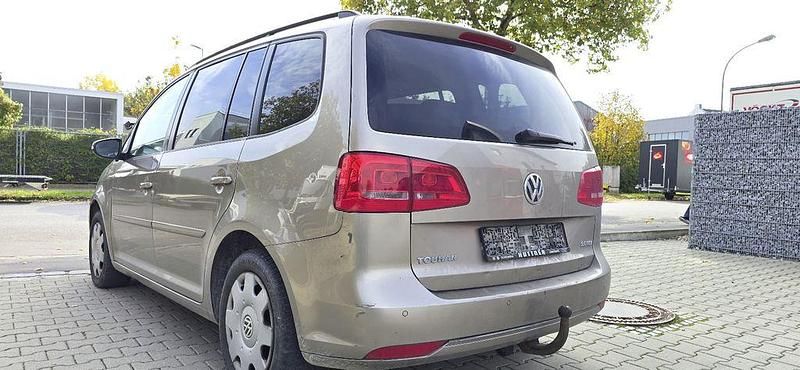 Gebraucht VW Touran Comfortline 140 PS (102 kW) 2012 Van / Kleinbus