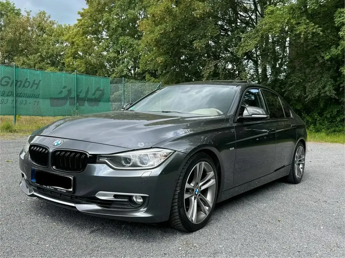 Gebraucht BMW 328 245 PS (180 kW) 2011 Grau Limousine
