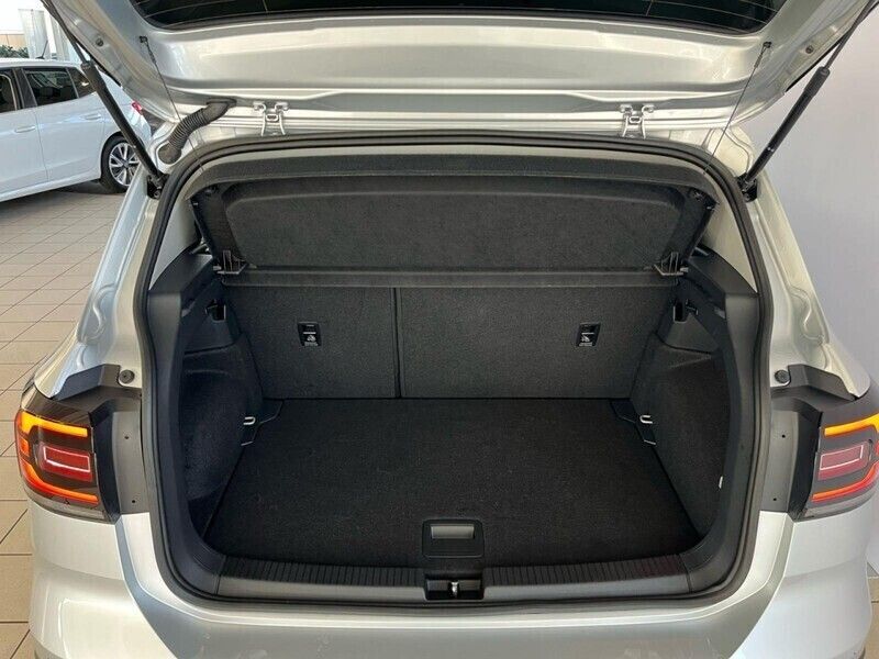 Gebraucht VW T-Cross Move 95 PS (69 kW) 2023 Reflexsilber (metallic) SUV