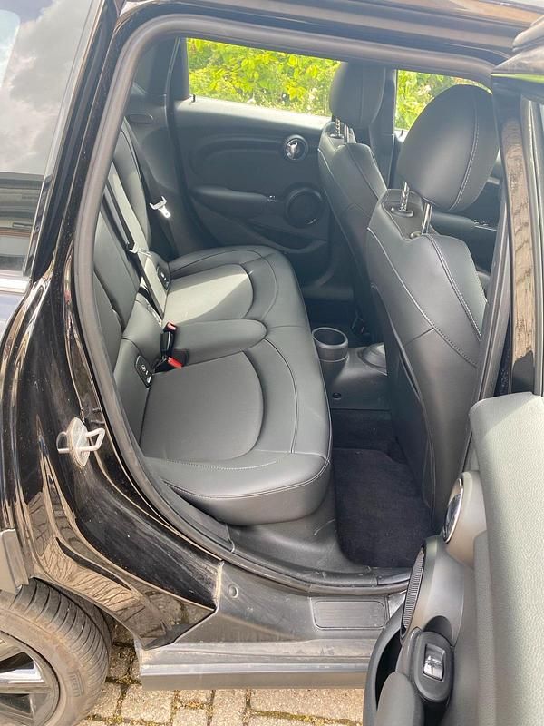 Gebraucht Mini Cooper 136 PS (100 kW) 2021 Schwarz Kleinwagen