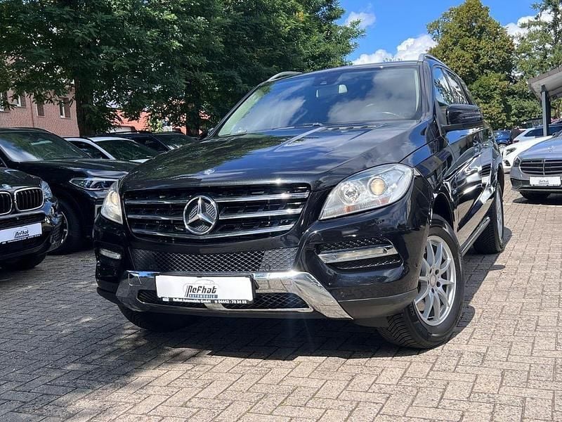 Schwarz Gebraucht 2012 Mercedes ML350 SUV | 16.200 € (Guter Preis) - Bild 1/4