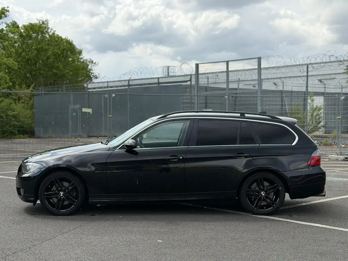 Gebraucht BMW 330 231 PS (169 kW) 2007 Schwarz Kombi