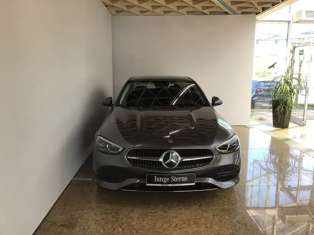 Gebraucht Mercedes C220 Advanced 200 PS (147 kW) 2025 Lack selenitgrau Limousine
