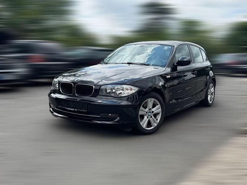 Schwarz Gebraucht 2011 BMW 116 Kleinwagen | 5.490 € (Guter Preis) - Bild 1/4