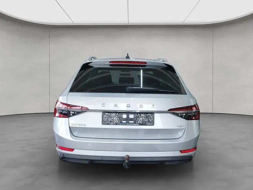 Usata Skoda Superb Style 200 CV (147 kW) 2023 Argento Station wagon
