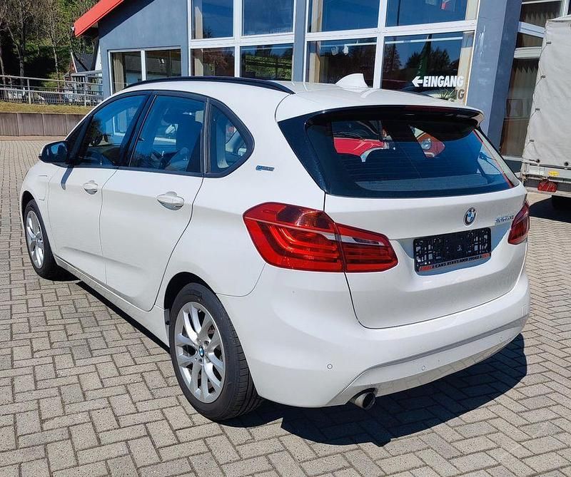 Gebraucht BMW 225 Advantage 136 PS (100 kW) 2016 Weiß Limousine